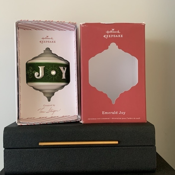 HALLMARK KEEPSAKE Emerald Joy Ornament‎ Christmas holidays new - Picture 2 of 7